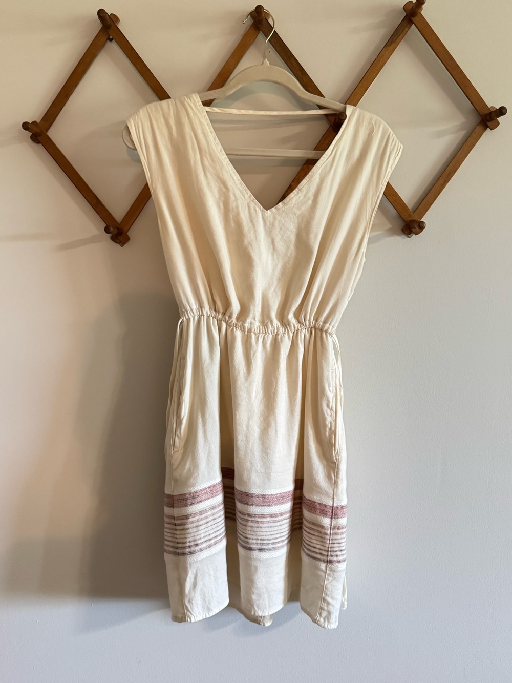 Cream V-Neck Sleeveless Cotton Dress